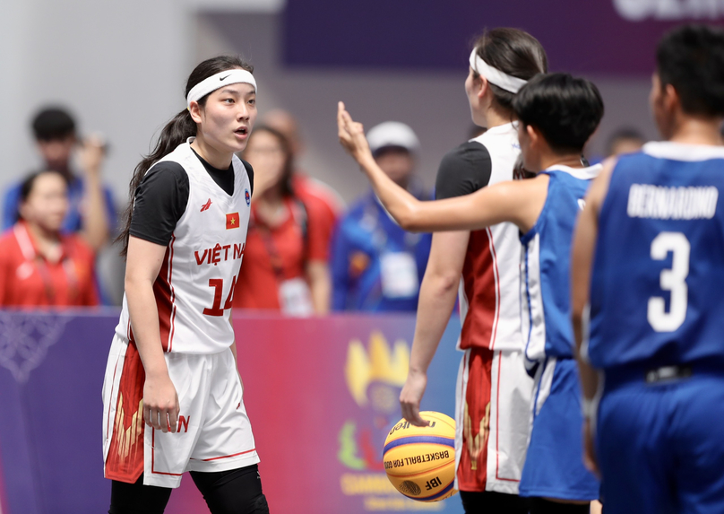 Đường đua đến ngôi vô địch còn gian nan khi đội tuyển nữ bóng rổ Việt Nam phải chạm trán với Thái Lan rất mạnh nhưng chiến thắng trước Philippines là động lực cho các cô gái Việt Nam hướng đến các trận đấu quan trọng