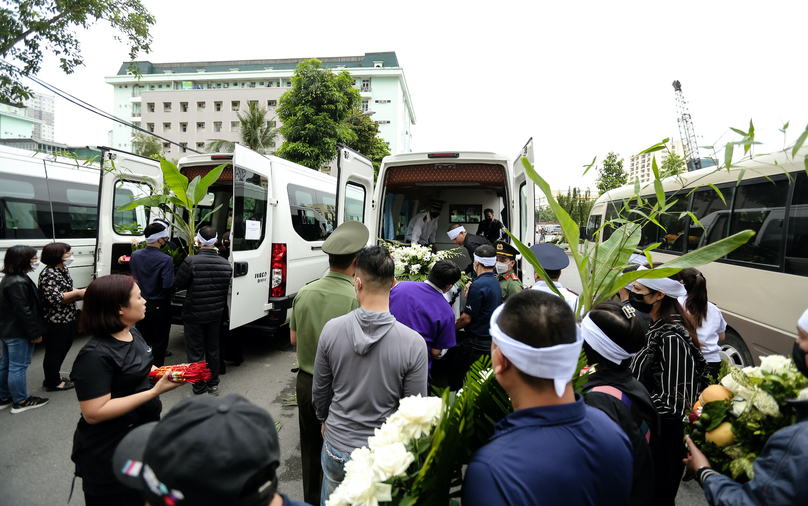 Gia đình cho biết sẽ đưa các nạn nhân về Đài hoá thân hoàn vũ Văn Điển hoả táng và chôn cất các nạn nhân tại nghĩa trang quê nhà ở huyện Đông Anh, Hà Nội.
