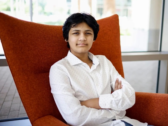 Dù mới 14 tuổi nhưng cậu bé Kairan Quazi đã tốt nghiệp Đại học Santa Clara danh tiếng. (Ảnh: Getty)