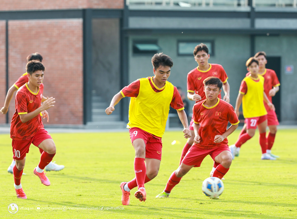 U17 Việt Nam phải thắng U17 Uzbekistan mới có hy vọng vào tứ kết.