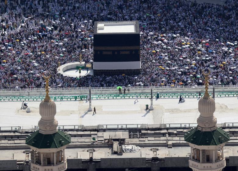Quang cảnh của tòa nhà Kaaba từ trên không trong cuộc hành hương hàng năm, tại thành phố linh thiêng Mecca (Ả Rập Saudi). (Ảnh: REUTERS/Mohamed Abd El Ghany)