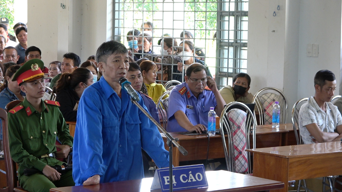 Bị cáo Mai Tấn Thưởng tại phiên toà xét xử. (Ảnh: Công an tỉnh Kon Tum)