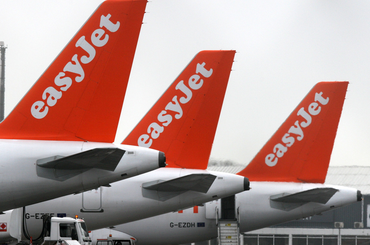 Mới đây, phi hành đoàn trên một chuyến bay của hãng hàng không giá rẻ EasyJet (Anh) đã đề nghị 19 hành khách xuống máy bay do “quá tải”.