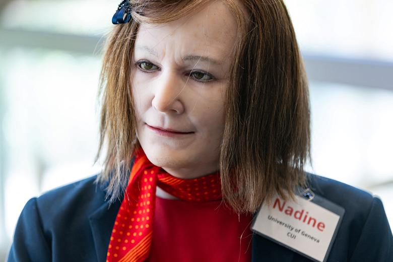 Robot hình người 'Nadine' tại Hội nghị thượng đỉnh toàn cầu về AI cho những điều tốt đẹp, ở Geneva, Thụy Sĩ. (Ảnh: REUTERS/Pierre Albouy)