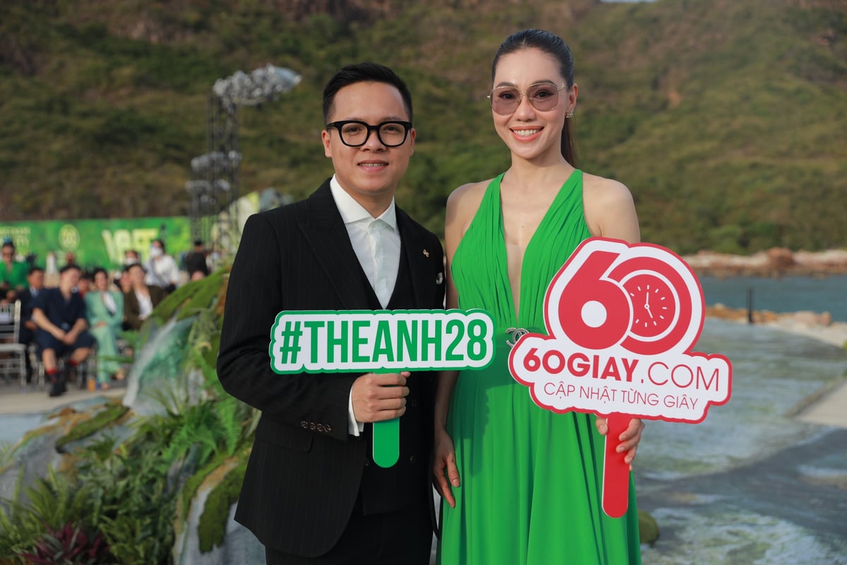 Ông Dương Mạnh Kiên, Phó Giám đốc Công ty Theanh28 Entertainment và bà Phạm Kim Dung, Tổng Giám đốc Công ty Sen Vàng. Ảnh Phan Chí Hiếu