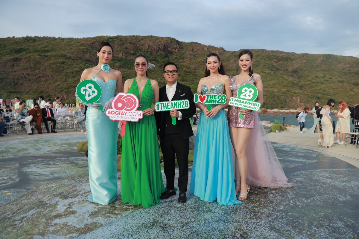 Theanh28 Entertainment đang 'đốt cháy' trên các nền tảng mạng xã hội đưa khán giả đến từng cung bậc thăng hoa trong “bữa tiệc” thời trang đẳng cấp Vietnam Beauty Fashion Fest 4. Ảnh Phan Chí Hiếu