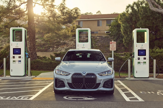 Người mua xe điện BMW được sạc miễn phí 2 năm tại Mỹ - EV. Ảnh minh hoạ