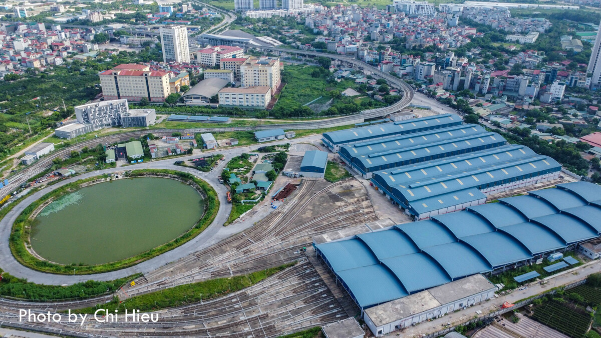 Theo đại diện Ban Quản lý Đường sắt Đô thị Hà Nội, sơ bộ đến nay, tiến độ tổng thể dự án đạt khoảng 77,64%, tiến độ thi công đoạn trên cao đạt 99,53%. Đoạn ngầm đạt 36,41%. Trong đó, khu Depot Nhổn dự kiến sẽ hoàn thiện vào tháng 12/2023.