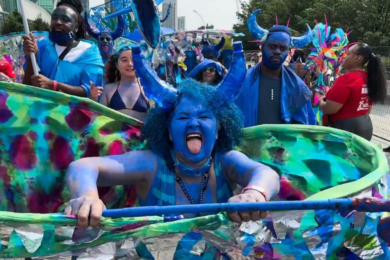 Các vũ công diễu hành trong lễ hội Caribana ở Toronto (Ontario, Canada) - một trong những lễ hội Caribe lớn nhất ở Bắc Mỹ. (Ảnh: REUTERS/Kyaw Soe Oo)