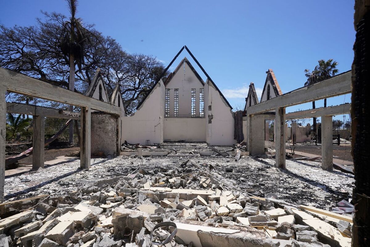 Nhà thờ Waiola bị phá hủy sau trận cháy rừng.