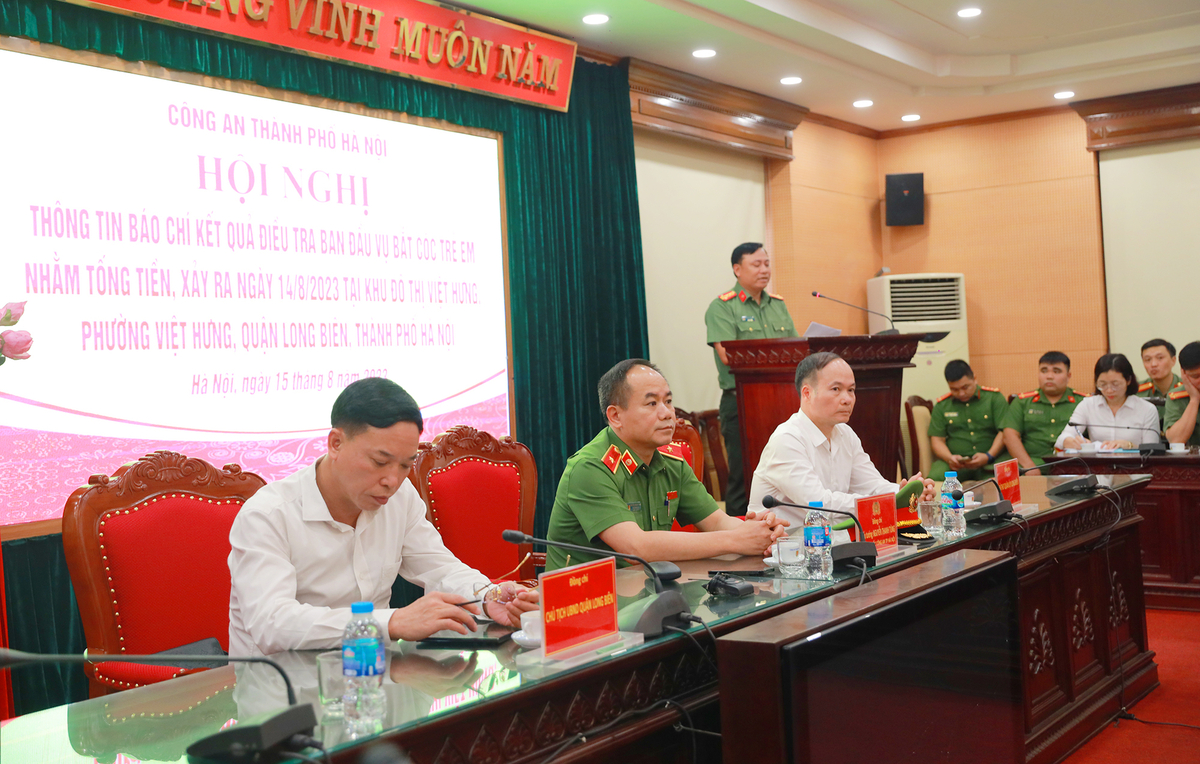 Công an TP Hà Nội họp báo cung cấp thông tin bắt thành công đối tượng bắt cóc bé trai tại Long Biên. (Ảnh: Chí Hiếu)
