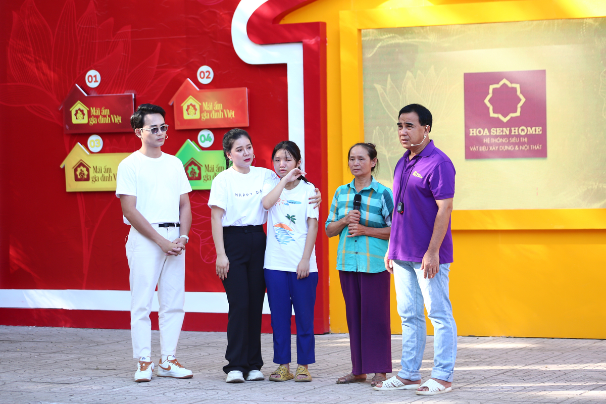 Em Nguyễn Thị Kiều Trang chia sẻ hoàn cảnh của mình với 'Mái ấm gia đình Việt'.