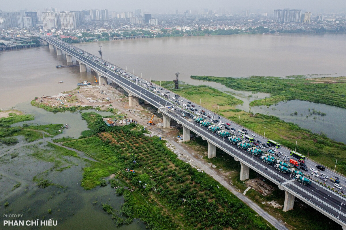 Giai đoạn tới, Hà Nội sẽ xây dựng thêm 9 cây cầu vượt sông Hồng.