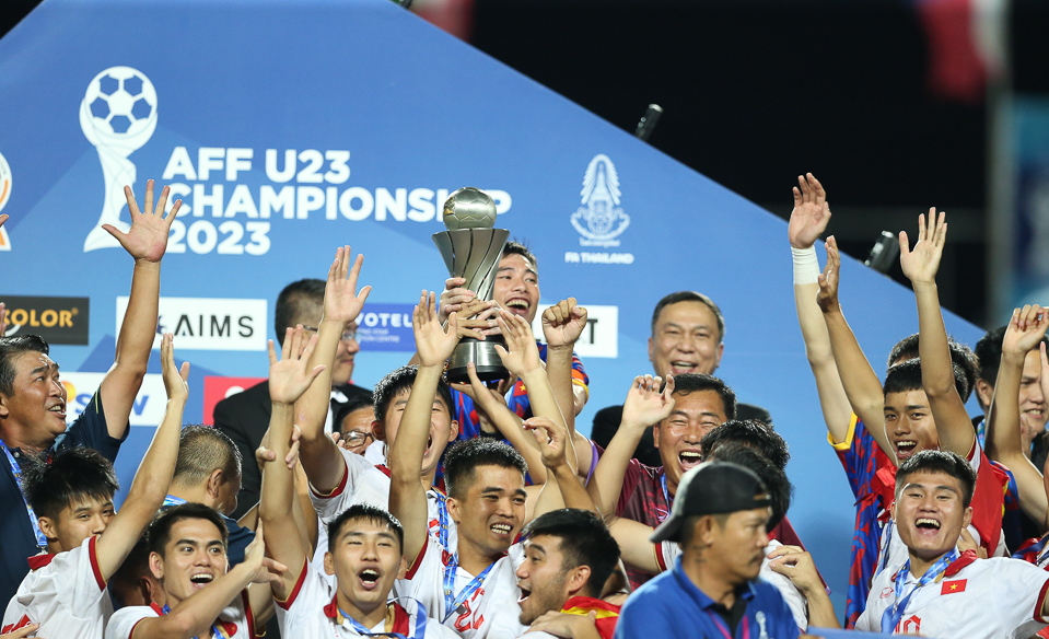 10 cầu thủ vô địch U23 Đông Nam Á 2023 được HLV Philippe Troussier triệu tập vào danh sách đội tuyển U23 Việt Nam chuẩn bị cho Vòng loại U23 châu Á 2024. (Ảnh: V.F.F.).