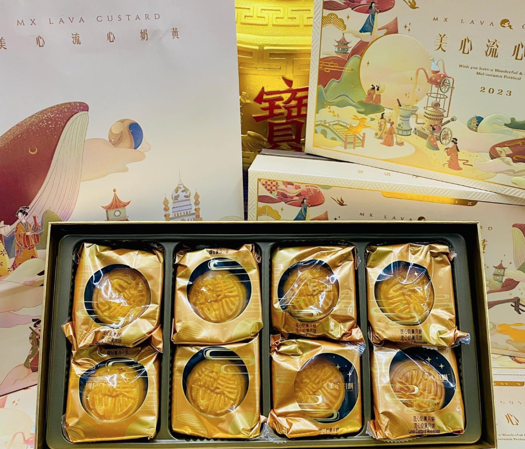 Mẫu bánh trung thu Lava Custard Mooncake loại 6 chiếc/hộp được giới thiệu nhập khẩu chính hãng từ Hồng Kông giá từ 1.000.000 đồng.