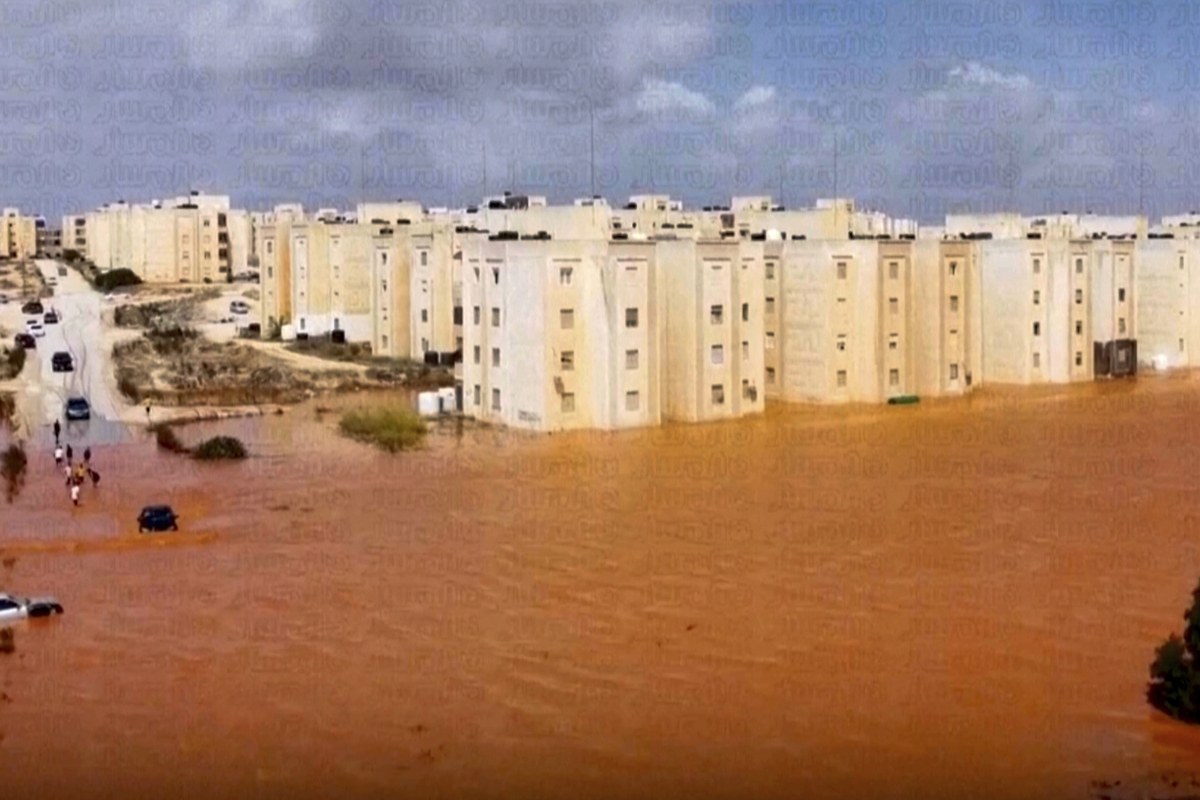 Hầu hết những con đường ở thành phố Derna (Libya) đã biến thành sông sau lũ lụt nghiêm trọng.