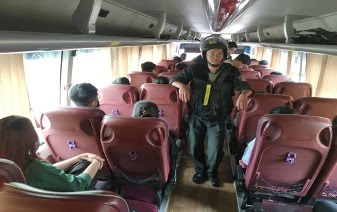 Công an tỉnh Đồng Nai bắt giữ hơn 100 người của Công ty BĐS Lộc Phúc khi đang tổ chức sàn giao dịch bán dự án ma tại huyện Trảng Bom vào ngày 31.8