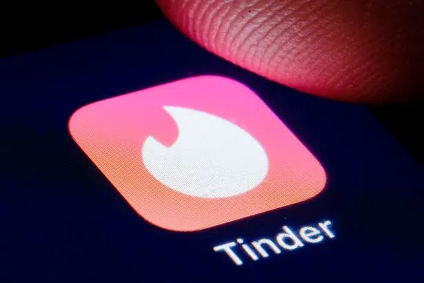 Quẹt Tinder là chiêu tìm việc mới nhất trong các ứng dụng hẹn hò cực kỳ phổ biến ở Trung Quốc.