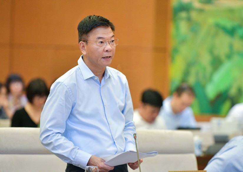 Bộ trưởng Tư pháp Lê Thành Long báo cáo về Luật Thủ đô (sửa đổi).