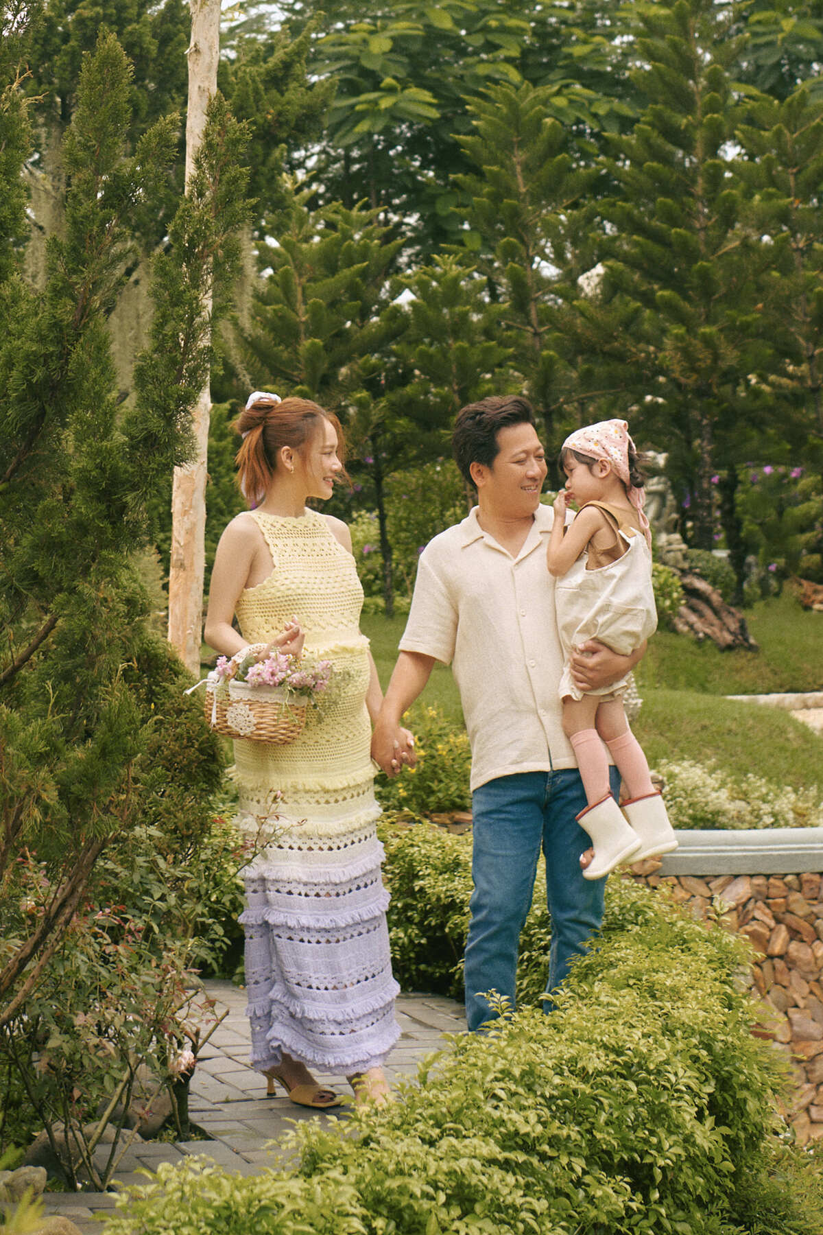 Gia đình nhỏ của Trường Giang - Nhã Phương được nhiều người ngưỡng mộ vì cuộc sống hôn nhân hạnh phúc.
