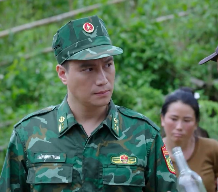 Việt Anh trong phim 'Cuộc chiến không giới tuyến'.