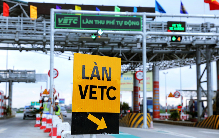 Thí điểm thu phí không dừng ETC tại sân bay Nội Bài, Tân Sơn Nhất trong 6 tháng