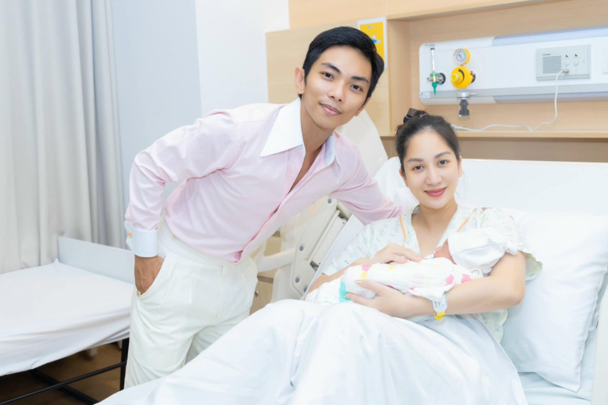 Khánh Thi - Phan Hiển đón con gái thứ 3 vào ngày 9/9.