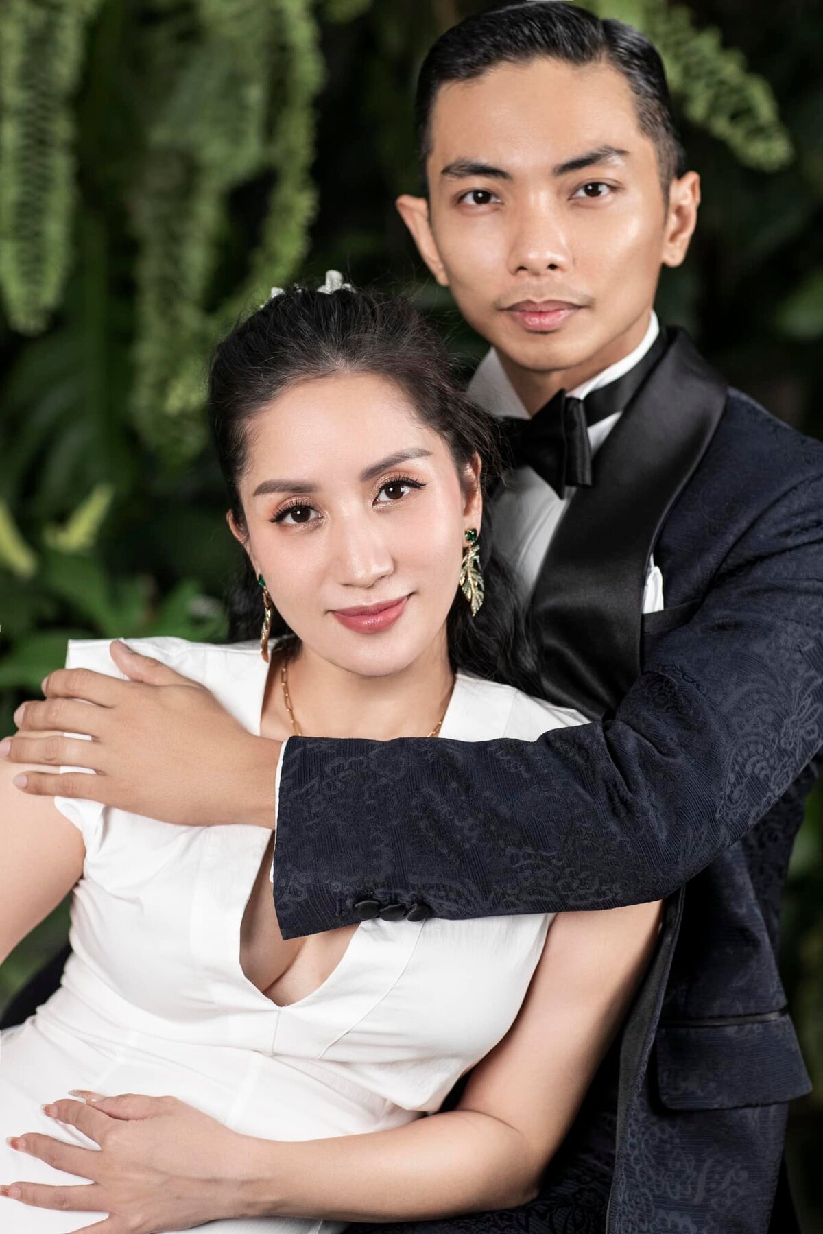 Khánh Thi - Phan Hiển là cặp đôi đi từ cô - trò đến vợ chồng và tình yêu hơn 13 năm được nhiều người ngưỡng mộ.
