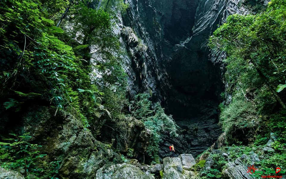 Quảng Bình được ví như thiên đường hang động của Việt Nam. Trong đó, Hang Tiên là hang khô lớn nhất thuộc hệ thống hang động Tú Làn, nằm ở xã Cao Quảng (huyện Tuyên Hóa, tỉnh Quảng Bình), cách Vườn Quốc gia Phong Nha - Kẻ Bàng khoảng 70km về phía Tây. (Ảnh: Quangbinhgo)