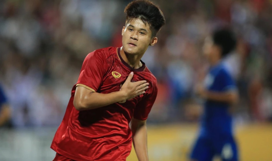 Màn ăn mừng của Lê Đình Long Vũ sau khi tiền đạo của U17 Việt Nam ghi bàn vào lưới U17 Thái Lan ở loạt trận thứ 3 Vòng loại U17 châu Á 2023. (Ảnh: baonghean)