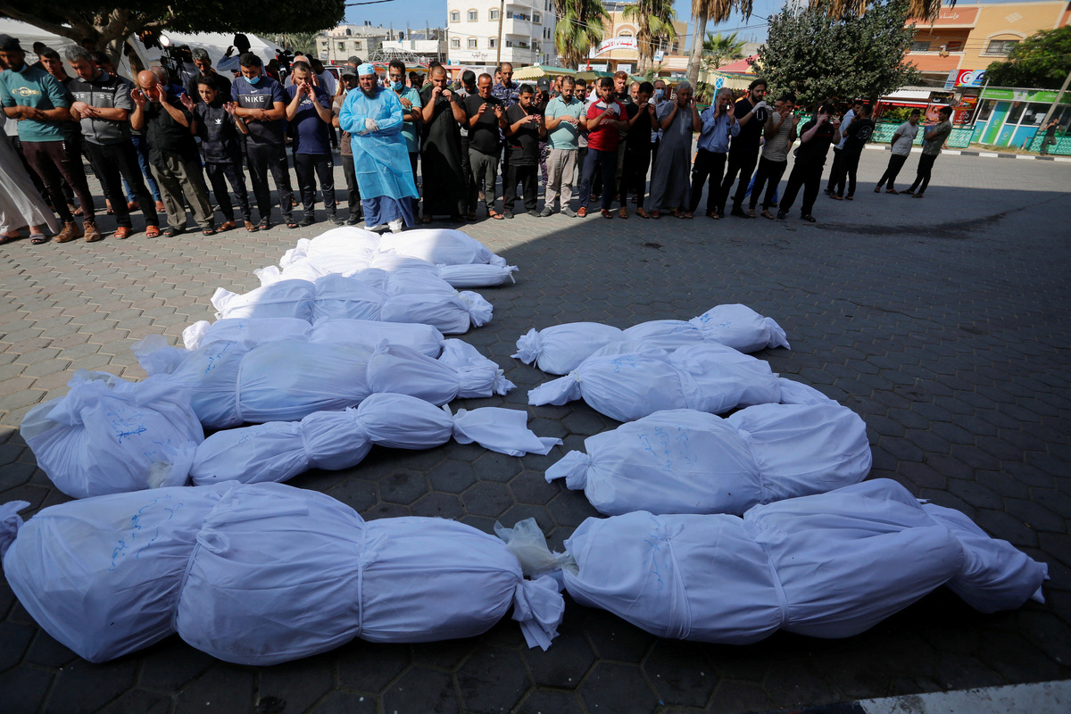 Các quan chức y tế cho biết khoảng 2.300 người Palestine đã thiệt mạng sau khi Israel tuyên chiến với lực lượng Hamas. (Ảnh: REUTERS)