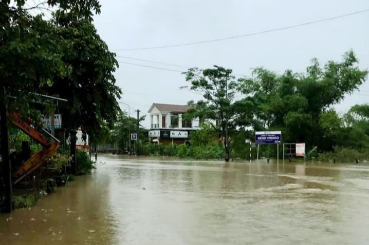 Nhiều tuyến đường ở Duy Xuyên bị ngập lụt do mưa lớn kéo dài. Ảnh Báo Quảng Nam.