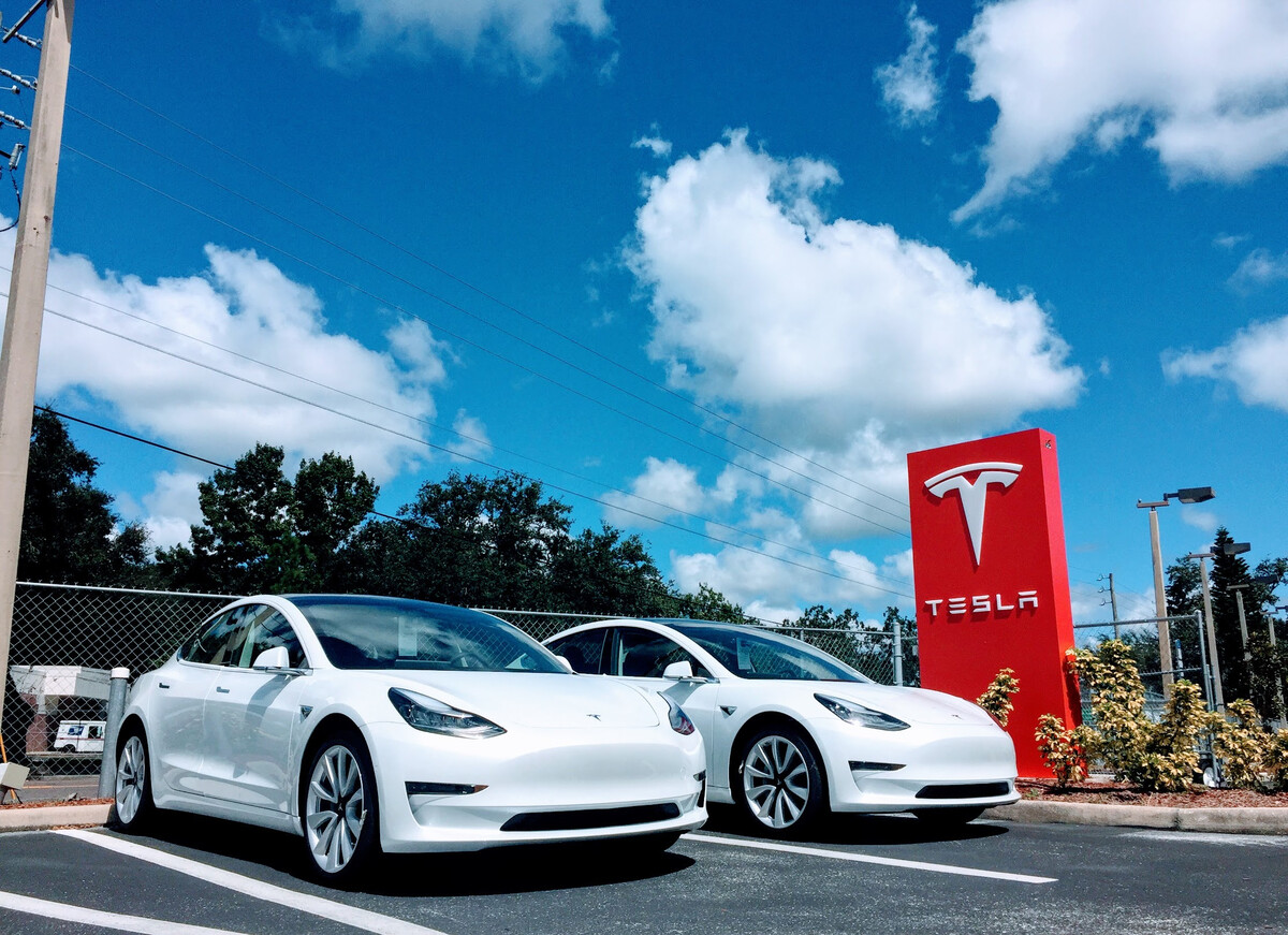 tesla-model-3-deliveries-tampa-delivery-center-florida-zach-shahan-cleantechnica-5-737