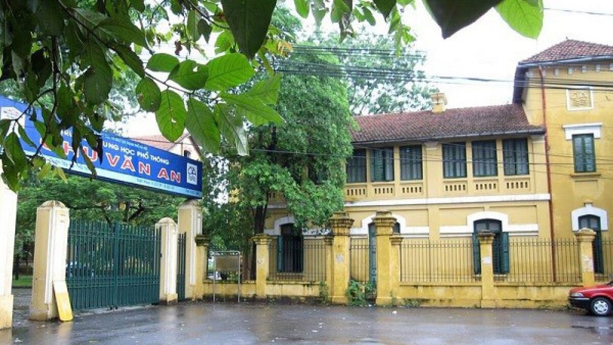 Trường THPT Chu Văn An. 
