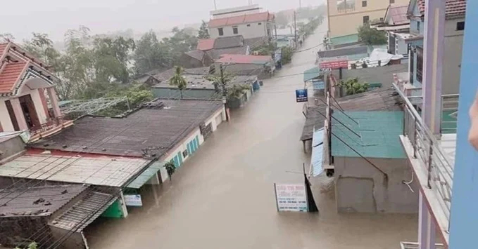 Nhiều nhà dân tại các địa phương của Quảng Bình từng bị ngập sâu do mưa lớn, lũ quét. (Ảnh: Báo Quảng Bình)  