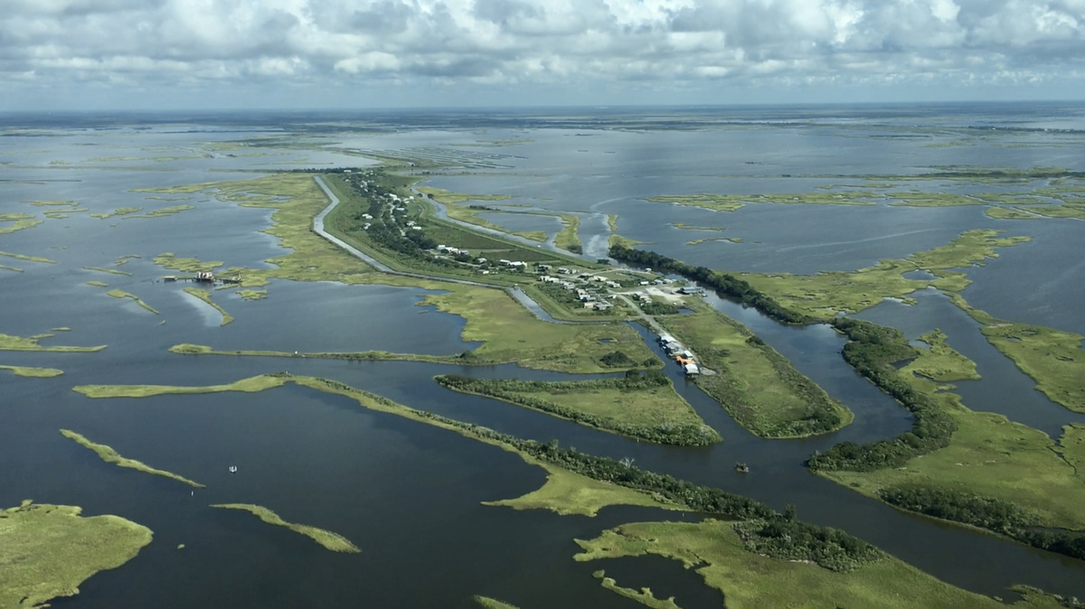 Nước biển dâng nhấn chìm nhiều diện tích đất của đảo Isle de Jean Charles. (Ảnh: isledejeancharles)