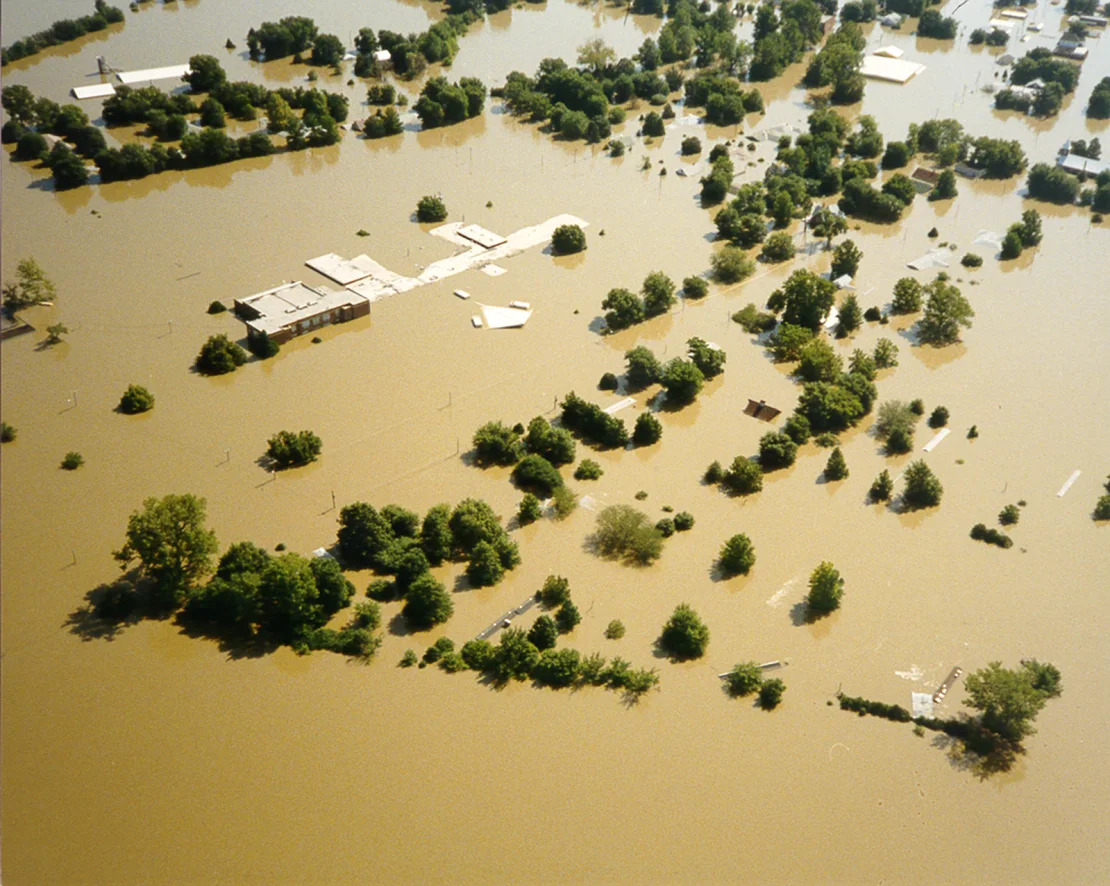Lũ lụt phá hủy phần lớn làng Valmeyer vào năm 1993. Ảnh: Dennis Knobloch