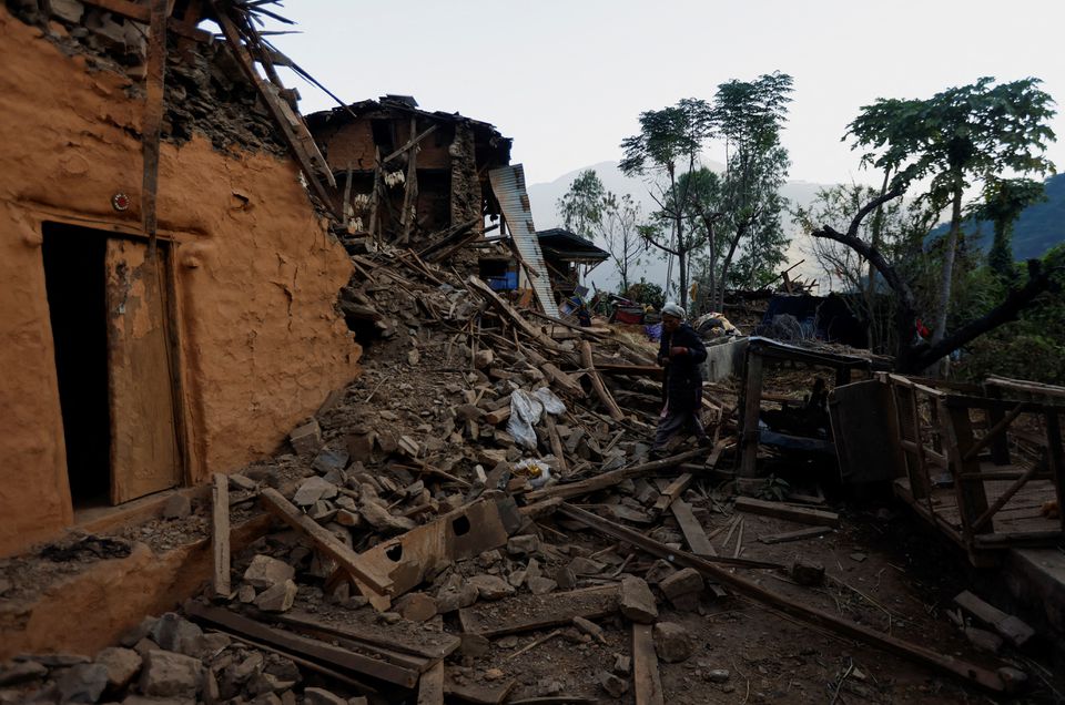 Ngôi nhà từng là mái ấm của một gia đình giờ đây chỉ còn là đống đổ nát . (Ảnh: Reuters)