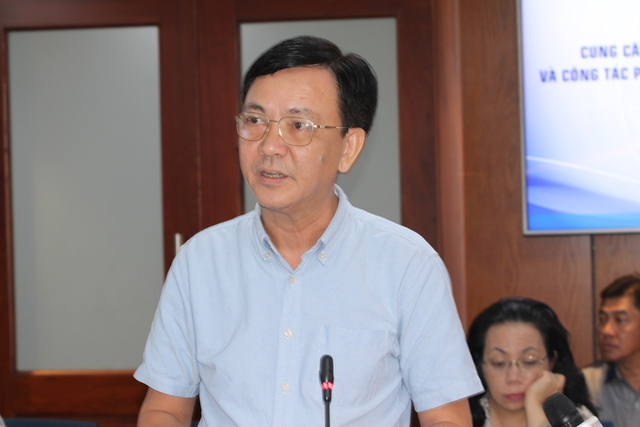 Ông Lý Thanh Long, Chánh Văn phòng Sở Xây dựng Thành phố thông tin tại họp báo - Ảnh: VGP/Vũ Phong