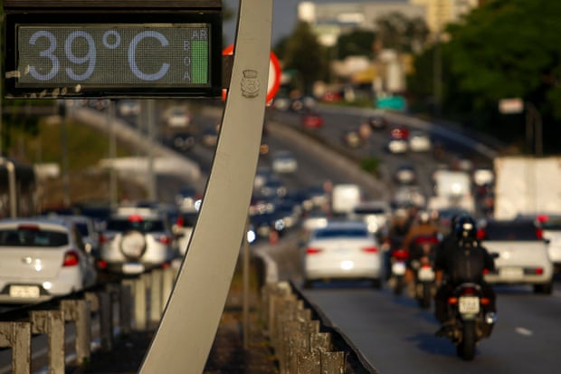 Nhiệt độ ở Thành phố Sao Paulo đạt mức 39 độ C. (Ảnh: Miguel Schincariol/AFP/Getty Images)