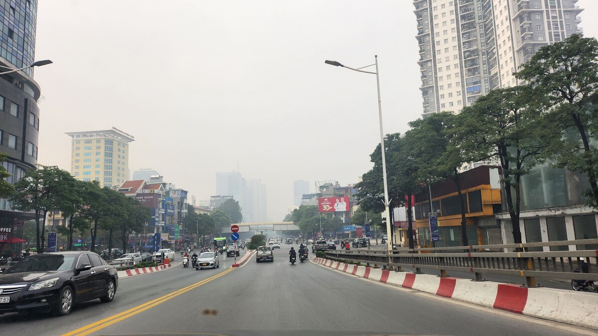 Hà Nội tiếp tục ô nhiễm không khí nghiêm trọng trong sáng nay. 