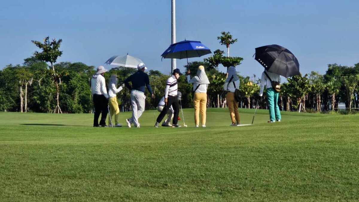 Hình ảnh ở sân golf được báo chí ghi nhận. (Ảnh: Sông Trà)