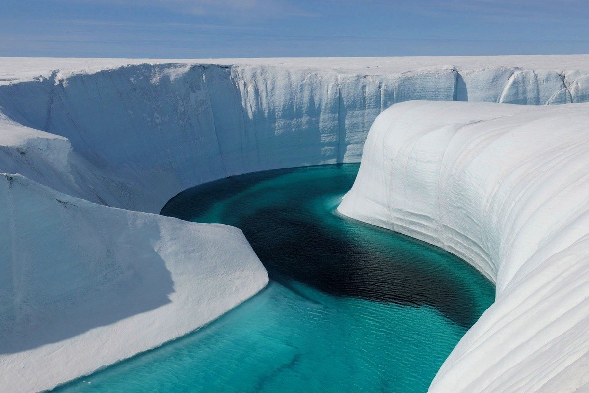 Các sông băng (hay những khối băng di chuyển chậm), chủ yếu được tìm thấy ở các cực của trái đất, đã mỏng đi 1m mỗi năm. (Ảnh minh họa)