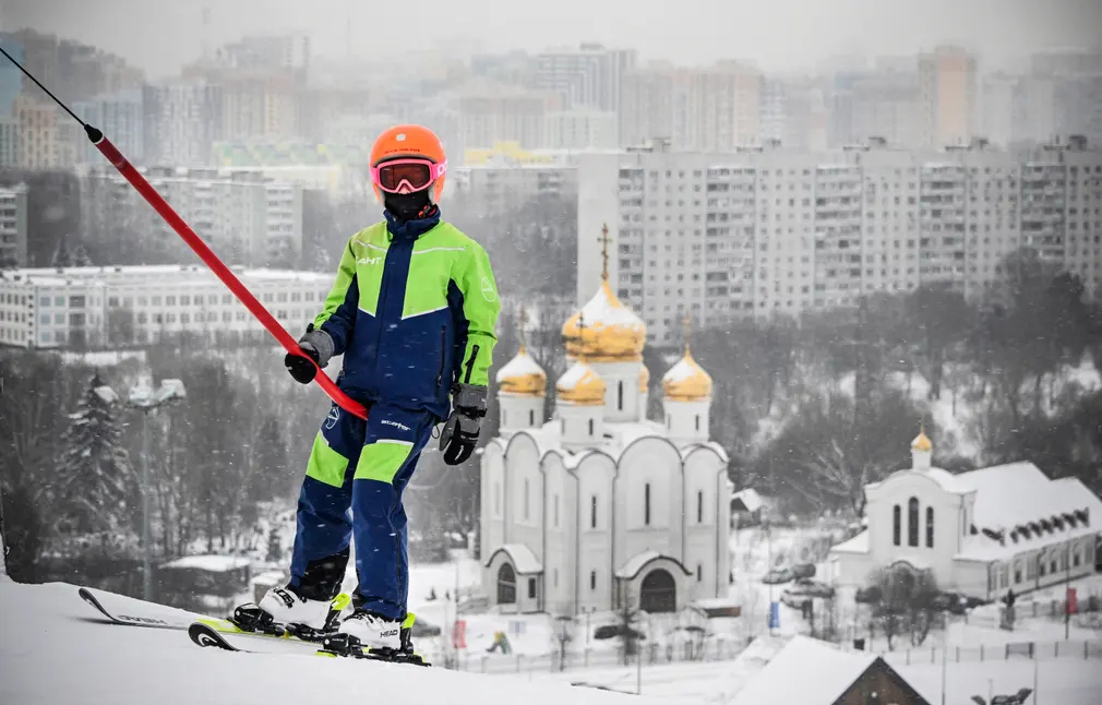 Vận động viên trượt tuyết tại một câu lạc bộ ở ngoại ô thủ đô Moscow (Nga). (Ảnh: Alexander Nemenov/AFP/Getty Images)