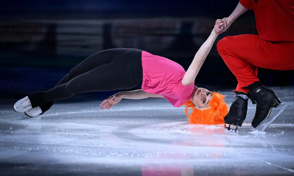 Vận động viên Maria Pavlova và Alexei Sviatchenko của Hungary biểu diễn tại vòng chung kết Giải trượt băng nghệ thuật ISU Grand Prix ở Bắc Kinh (Trung Quốc). (Ảnh: Wang Zhao/AFP/Getty Images)