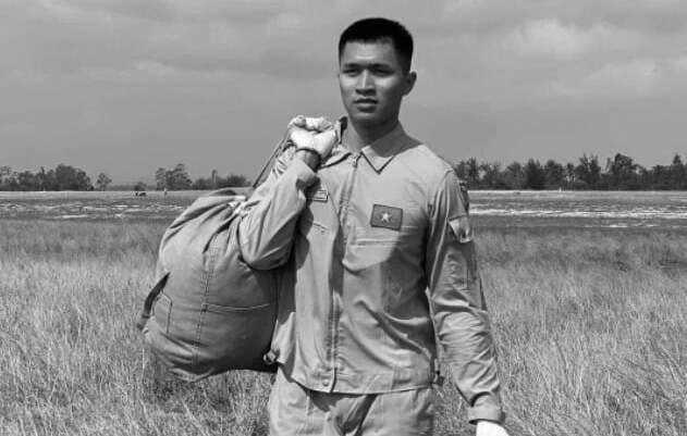 Liệt sĩ Vũ Văn Thiện hy sinh trong khi huấn luyện bay tại Ấn Độ.