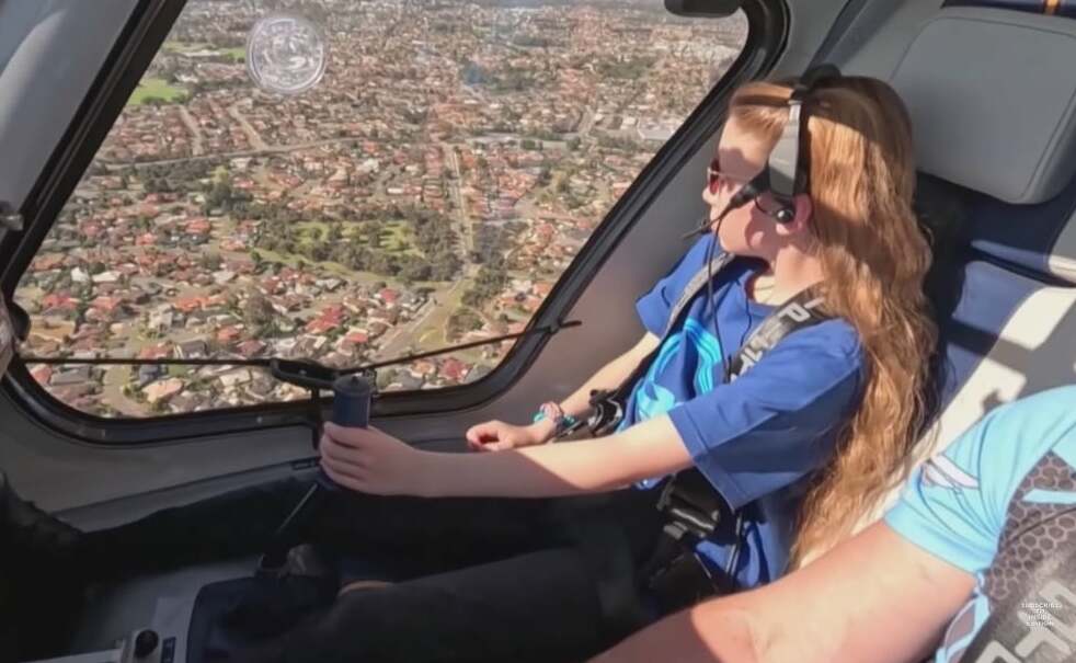 Hiện Amy đang học bay trên chiếc Pipistrel Alpha Electro. (Ảnh cắt từ clip)