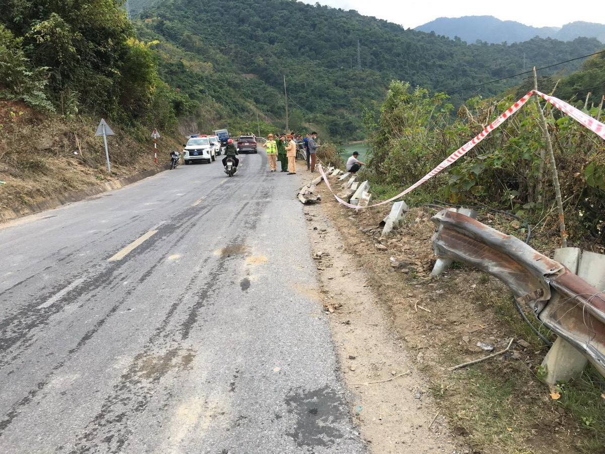 Hiện trường vụ tai nạn ở Nghệ An khiến 1 người tử vong.