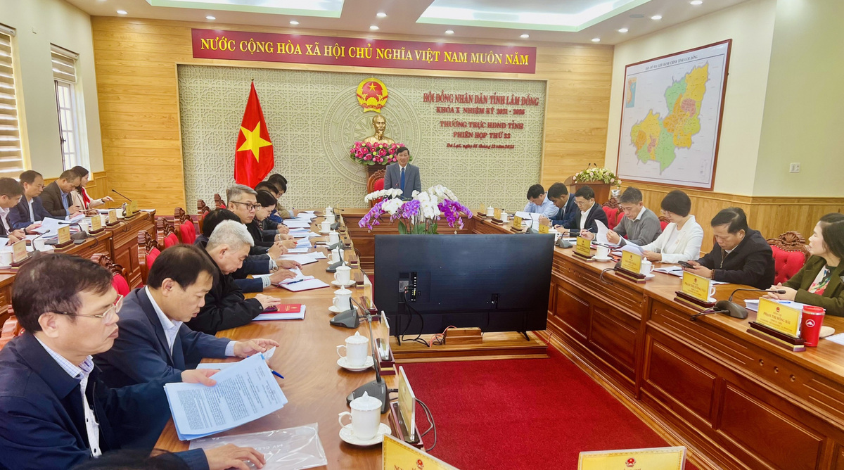 Thường trực HĐND tỉnh Lâm Đồng tại phiên họp thứ 22. (Ảnh: LĐ)