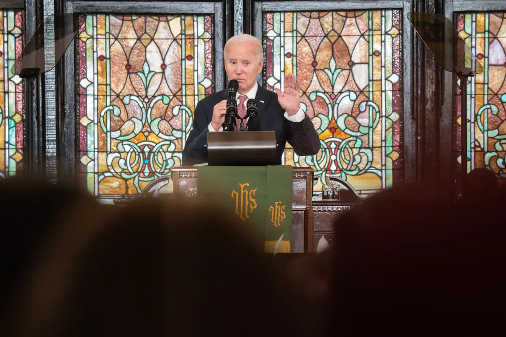 Tổng thống Joe Biden phát biểu trong một sự kiện tranh cử tại nhà thờ Emanuel AME (Charleston, Mỹ). (Ảnh: Sean Rayford/Getty Images)